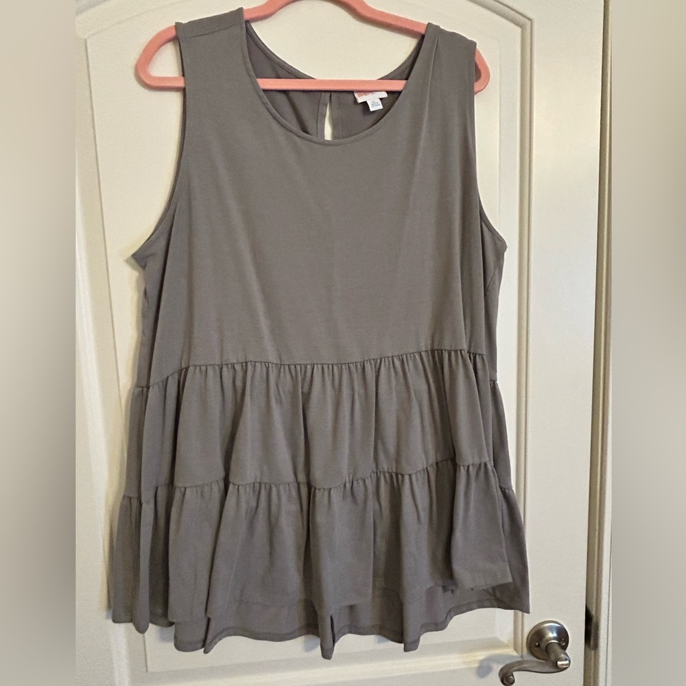 Lularoe tiered scoop neck tank